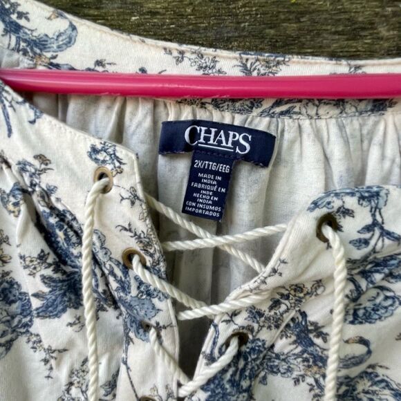 Chaps size 2X floral peasant top lace up neckline with tassels - Picture 6 of 8